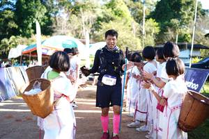 BIB: 2198
                            <button type="button" onclick="openModal(19047808)" class="btn btn-primary btn-sm float-right btn-popup" data-toggle="modal" data-target=".modal-high-quality">
                        <i class="fas fa-shopping-cart"></i> Add to Cart
                    </button>
                                            <button type="button" onclick="isThisMe(19047808, true)" class="btn btn-success btn-sm float-right btn-popup btn-isme hidden" data-toggle="tooltip" data-placement="bottom" title="นี่คือรูปของคุณใช่ไหม คลิกที่นี่เพื่อเอาเข้าอัลบั้ม">
                        <i class="fas fa-plus"></i> Add to album
                    </button>
                    <button type="button" onclick="isThisMe(19047808, false)" class="btn btn-warning btn-sm float-right btn-popup btn-isnotme hidden">
                        <i class="fas fa-ban"></i> Remove from album
                    </button>